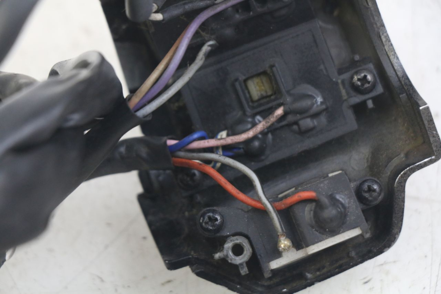photo de LEFT HANDLEBAR SWITCH PIAGGIO VESPA SPRINT 2T 50 (2014 - 2018)