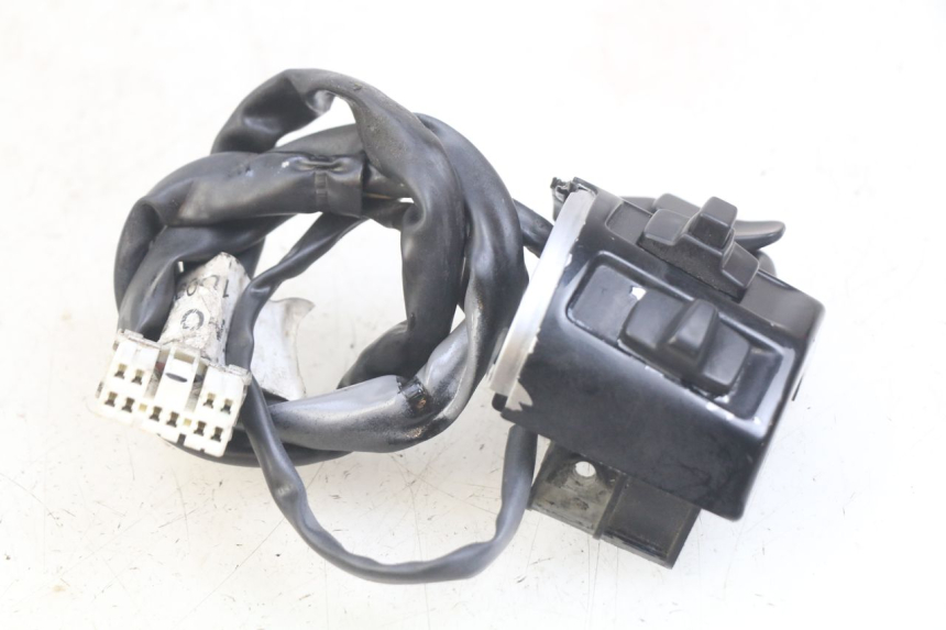 photo de LEFT HANDLEBAR SWITCH PIAGGIO VESPA SPRINT 2T 50 (2014 - 2018)
