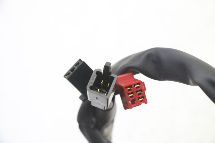 photo de LEFT SWITCH YAMAHA XMAX X-MAX 125 (2021 - 2025)