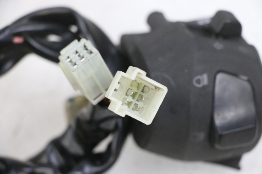 photo de LEFT HANDLEBAR SWITCH YAMAHA X-MAX XMAX 125 (2010 - 2014)