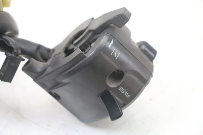 photo de LEFT SWITCH YAMAHA FZS FAZER 600 (2001 - 2003)