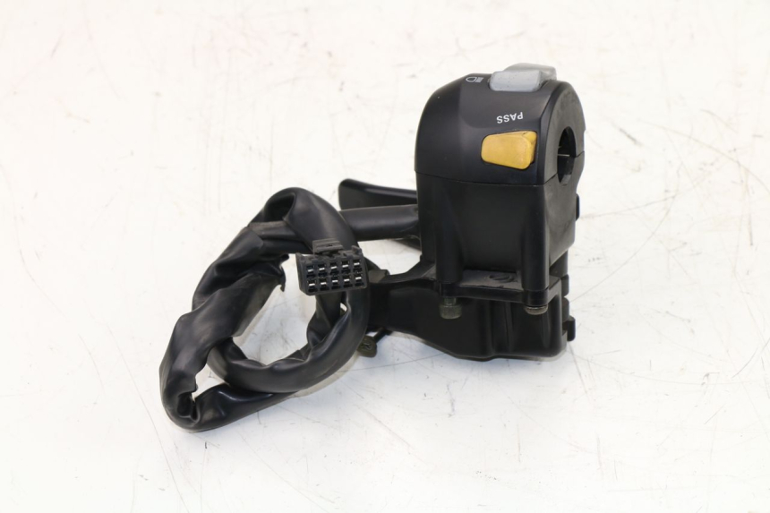 photo de LEFT SWITCH YAMAHA YP MAJESTY 400 (2004 - 2008) - Alternative perspective