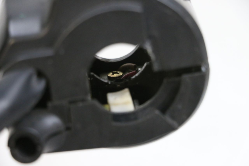 photo de LEFT SWITCH KAWASAKI ZR 7 750 (1999 - 2001) - Zoom on usage condition