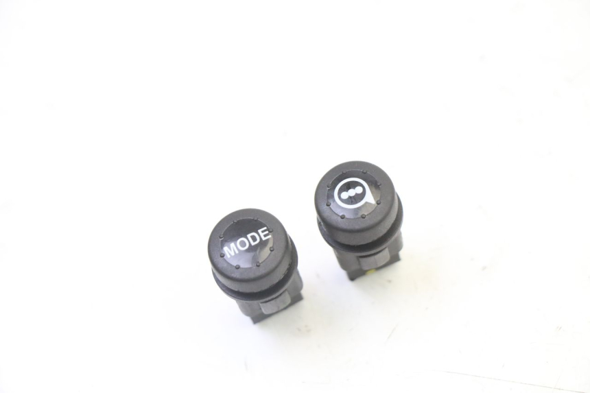 photo de SWITCH PIAGGIO MP3 HPE 310 (2024 - 2025)