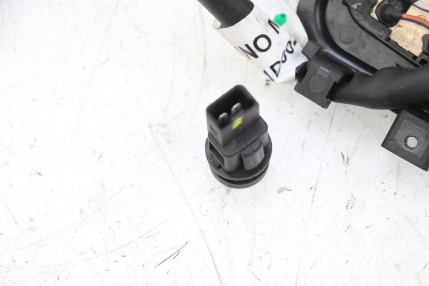 photo de SWITCH PIAGGIO MP3 HPE 300 (2019 - 2026) - Alternative perspective