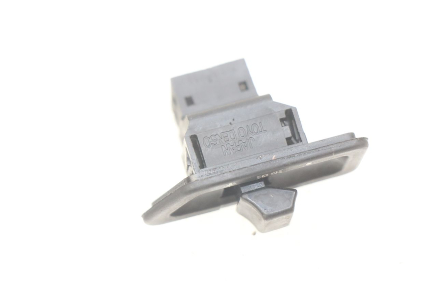 photo de HEADLIGHT SWITCH HONDA FES PANTHEON 2T 125 (1998 - 2002)