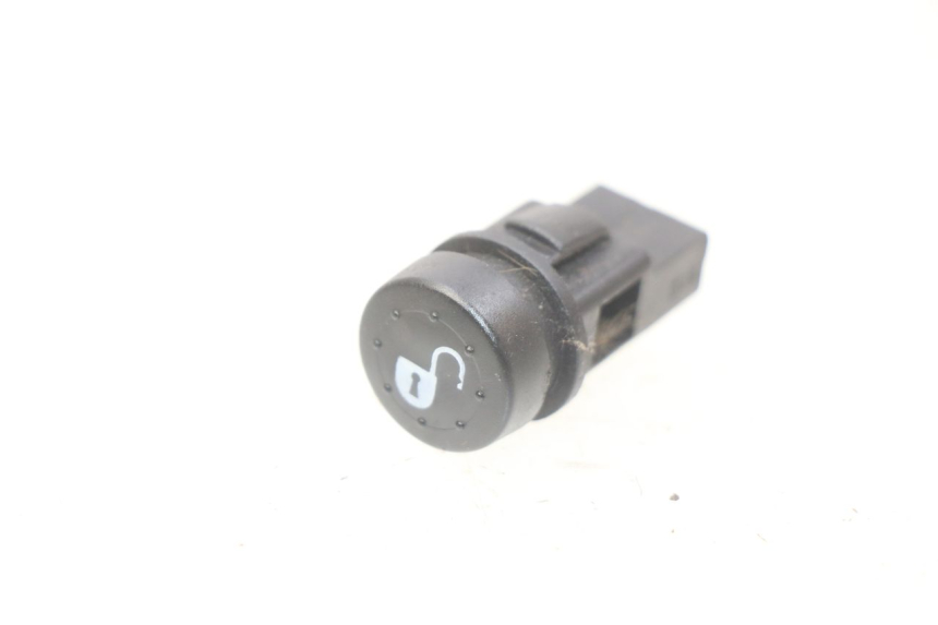 photo de HANDLEBAR SWITCH PIAGGIO LIBERTY IGET 4T 50 (2015 - 2020)