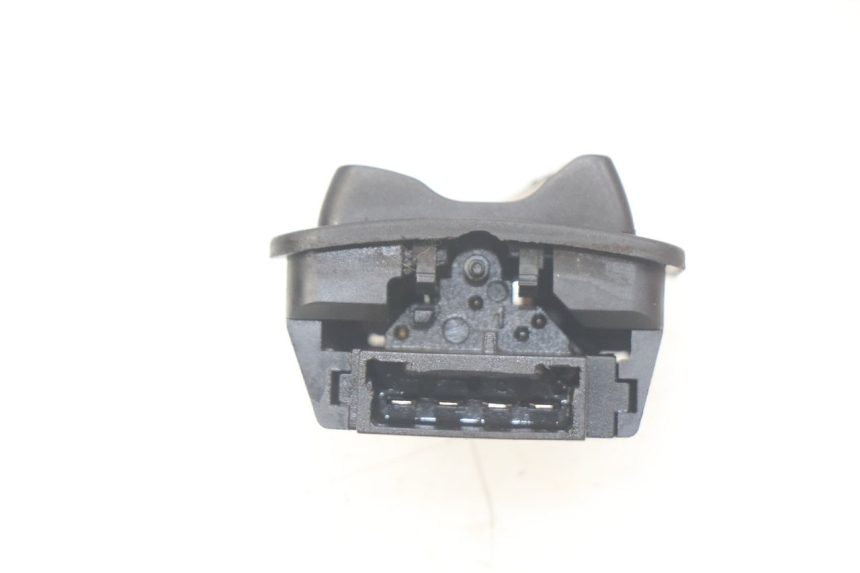 photo de HEADLIGHT HIGH BEAM SWITCH PIAGGIO LIBERTY 4T 50 (2004 - 2008)
