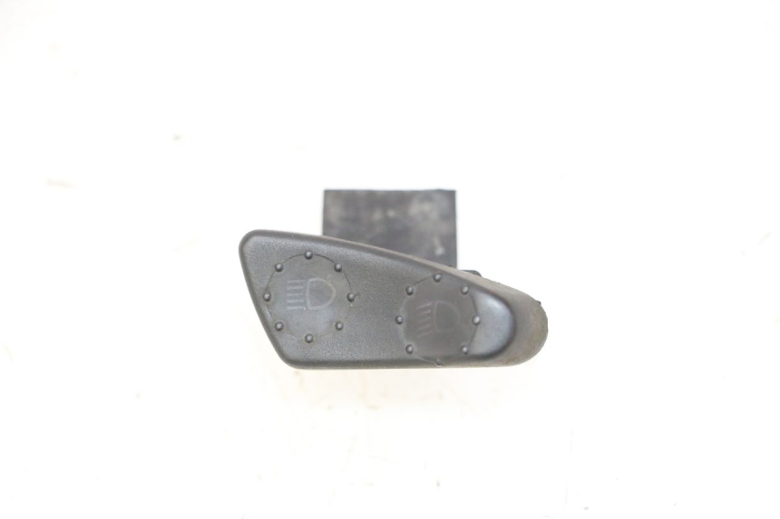 photo de HEADLIGHT SWITCH PIAGGIO LXV 4T 50 (2009 - 2013)