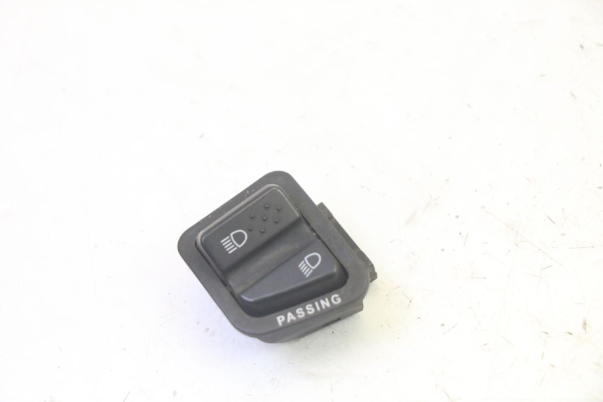 photo de HEADLIGHT HIGH BEAM SWITCH PIAGGIO MP3 RL 250 (2007 - 2010)