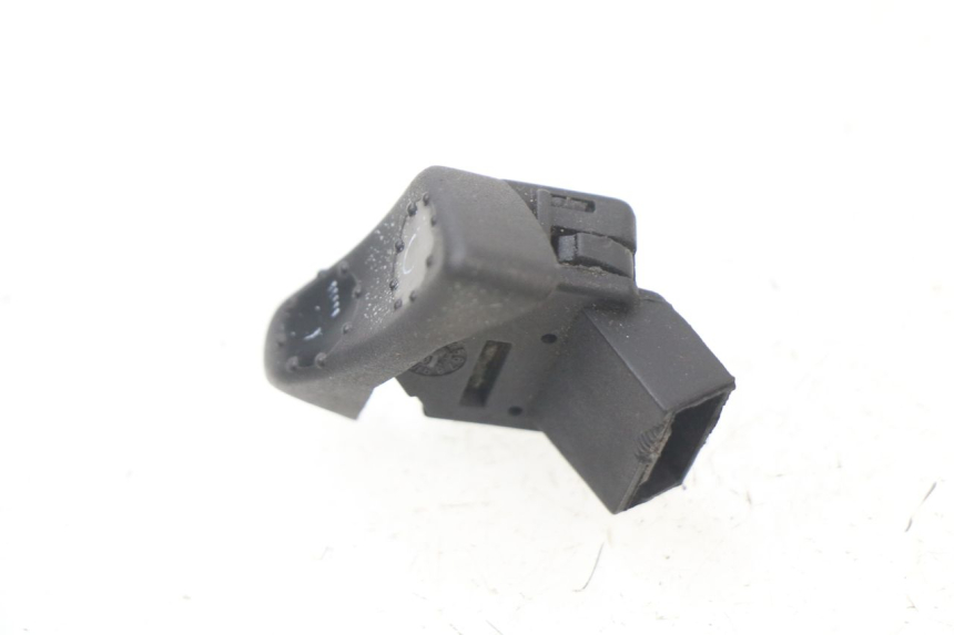 photo de HEADLIGHT HIGH BEAM SWITCH PIAGGIO VESPA LX 2T 50 (2005 - 2013)