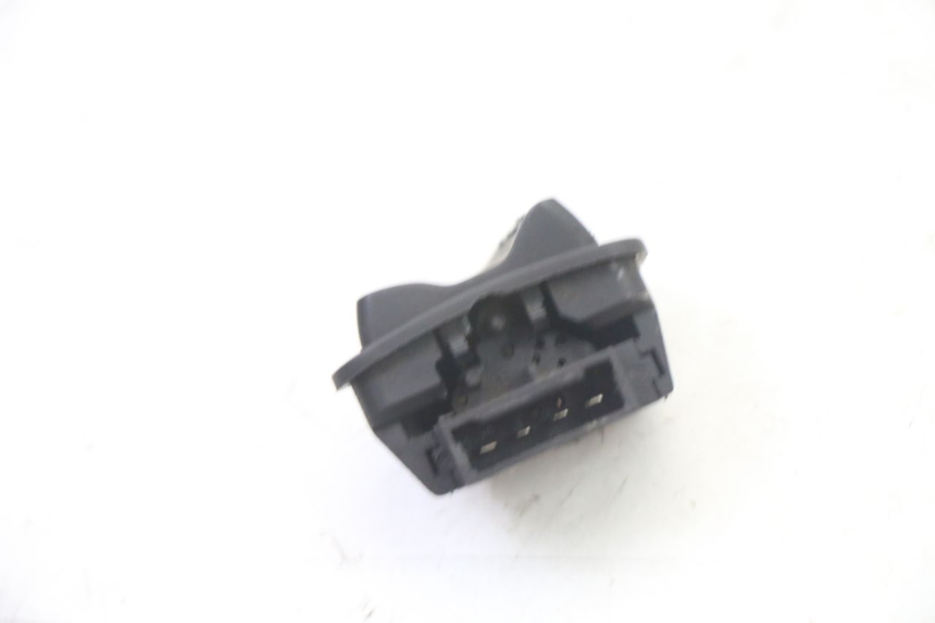 photo de HEADLIGHT SWITCH APRILIA SR 2T 50 (2018 - 2022)