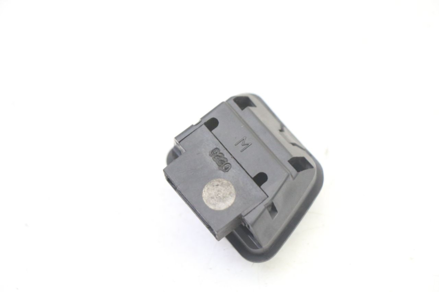 photo de HEADLIGHT SWITCH APRILIA SR 2T 50 (2018 - 2022)