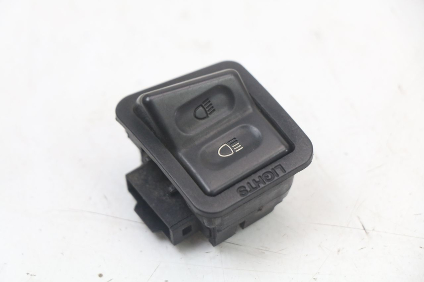 photo de HEADLIGHT HIGH BEAM SWITCH SYM ORBIT III 3 4T 50 (2018 - 2021)