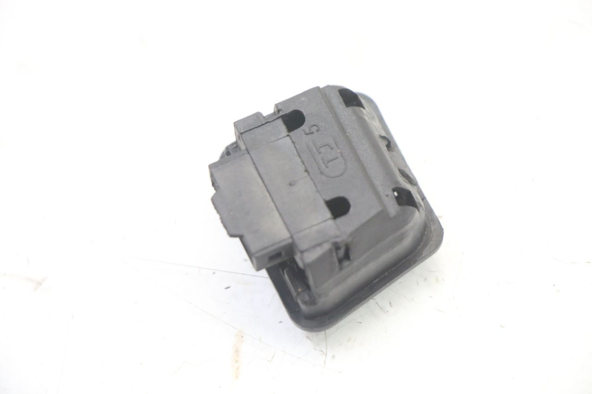 photo de HEADLIGHT HIGH BEAM SWITCH SYM ORBIT III 3 4T 50 (2018 - 2021)