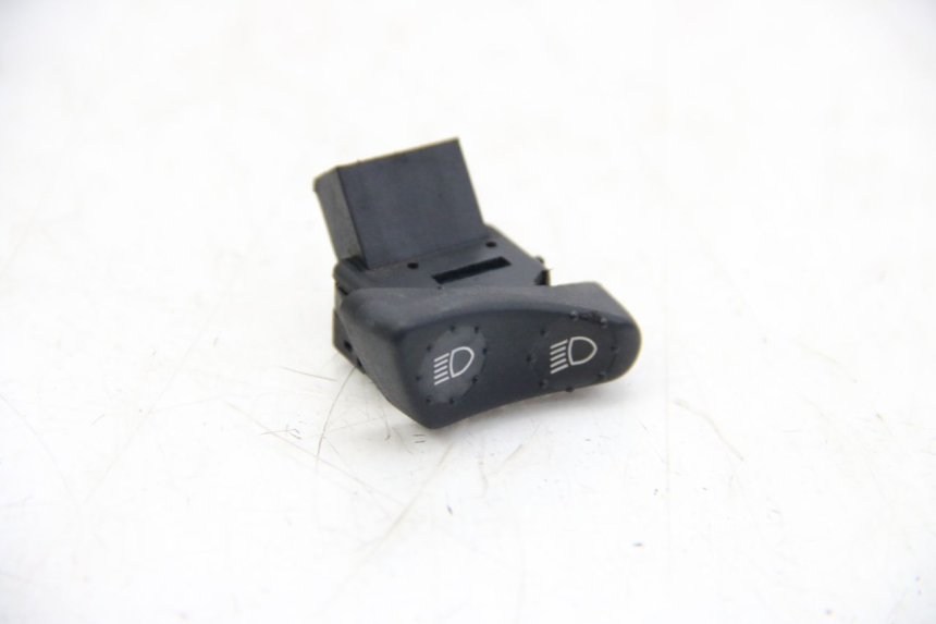 photo de HEADLIGHT HIGH BEAM SWITCH PIAGGIO VESPA GTS SUPER IE 125 (2009 - 2016)