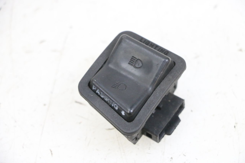 photo de HEADLIGHT HIGH BEAM SWITCH YAMAHA XMAX X-MAX 125 (2006 - 2009) - Main view
