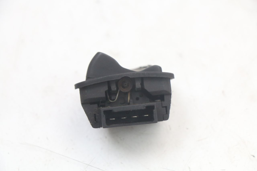 photo de HEADLIGHT HIGH BEAM SWITCH PIAGGIO XEVO - X EVO 125 (2007 - 2016) - Zoom on usage condition