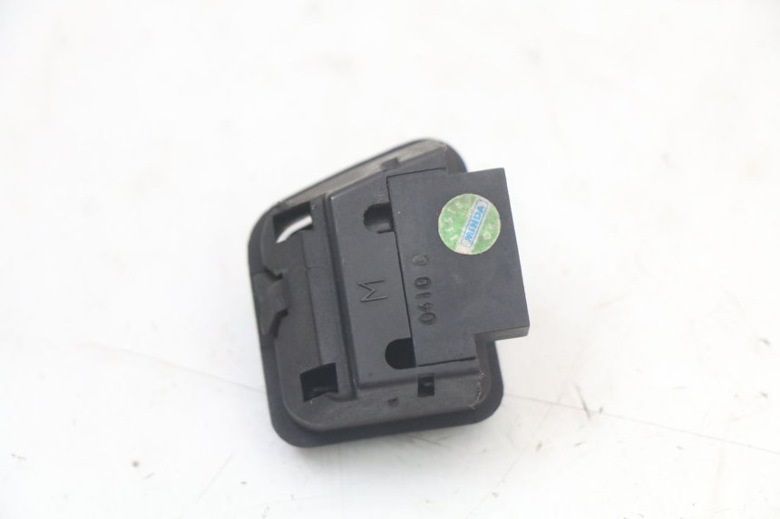 photo de HEADLIGHT HIGH BEAM SWITCH PIAGGIO XEVO - X EVO 125 (2007 - 2016) - Alternative perspective
