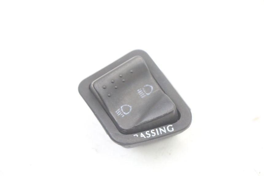 photo de HEADLIGHT HIGH BEAM SWITCH PIAGGIO XEVO - X EVO 125 (2007 - 2017) - Main view