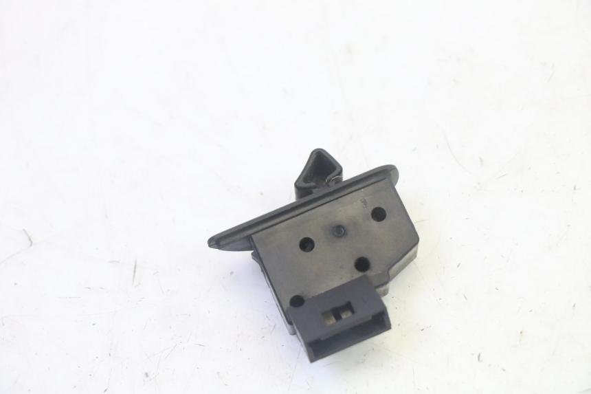 photo de ROLL LOCK SWITCH PIAGGIO MP3 HPE 350 (2018 - 2020) - Zoom on usage condition