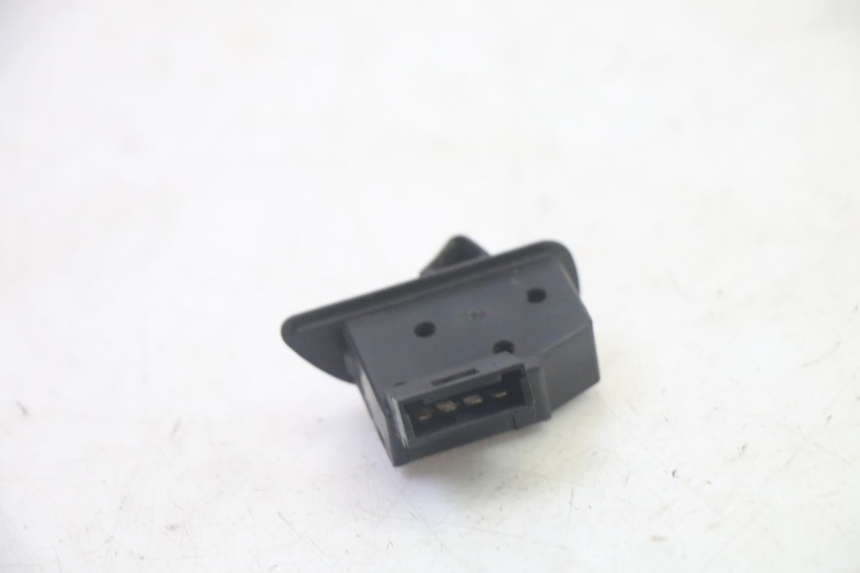 photo de ROLL LOCK SWITCH PIAGGIO MP3 HPE 350 (2018 - 2020) - Product overview