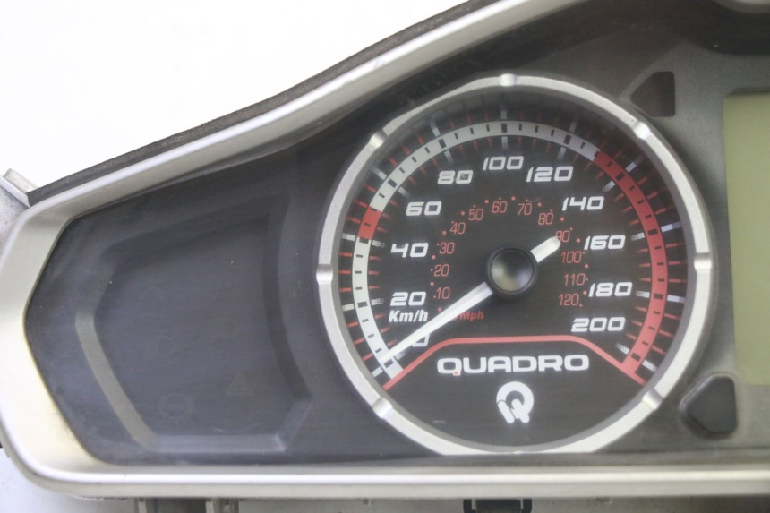 photo de SPEEDOMETER QUADRO 4 4D 350 (2015 - 2018)