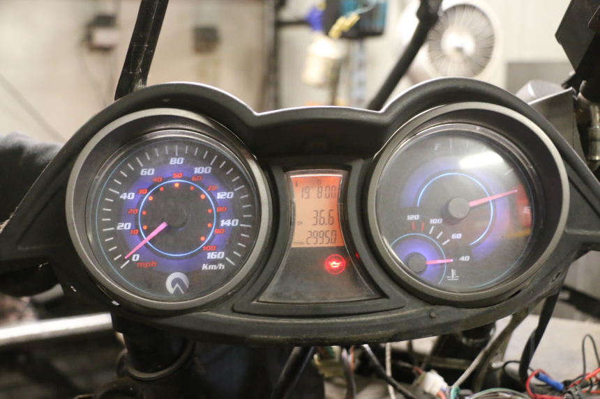 photo de SPEEDOMETER ADIVA AD3 300 (2014 - 2020)