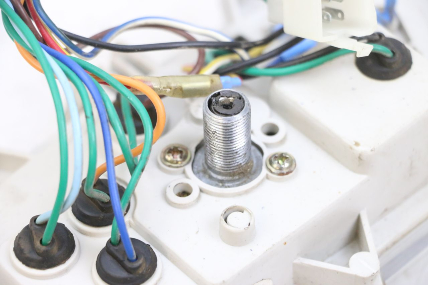 photo de SPEEDOMETER LONGJIA DIGITA 4T 50 (2019 - 2022) - Surface and material condition