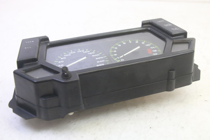 photo de SPEEDOMETER KAWASAKI GPX R WARBIRD 600 (1988 - 1993) - Distinctive features