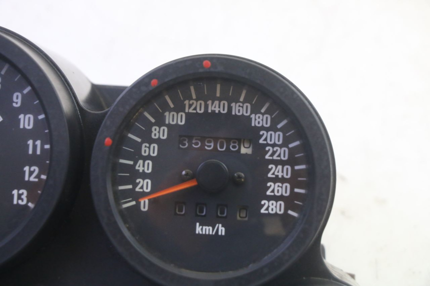 photo de SPEEDOMETER KAWASAKI GPZ RX 1000 (1986 - 1988) - Zoom on usage condition