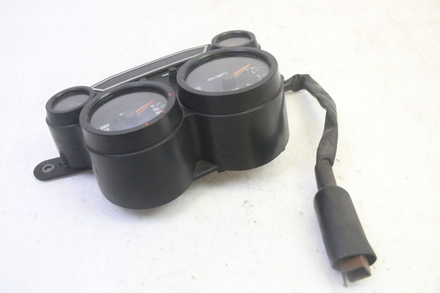 photo de SPEEDOMETER KAWASAKI GPZ RX 1000 (1986 - 1988) - Surface and material condition