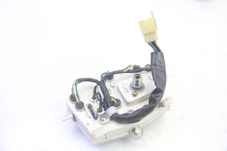 photo de SPEEDOMETER PEUGEOT KISBEE 4T 50 (2010 - 2017) - Fixing points details