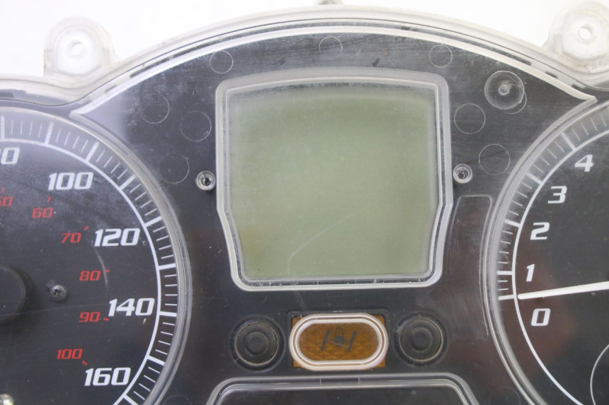 photo de SPEEDOMETER PIAGGIO MP3 LT 300 (2010 - 2016) - Technical close-up