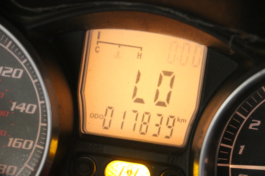 photo de SPEEDOMETER PIAGGIO MP3 LT 400 (2007 - 2012) - Technical close-up