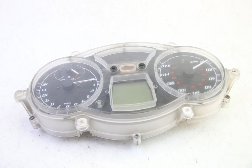 photo de SPEEDOMETER PIAGGIO MP3 RL 250 (2007 - 2010) - Surface and material condition