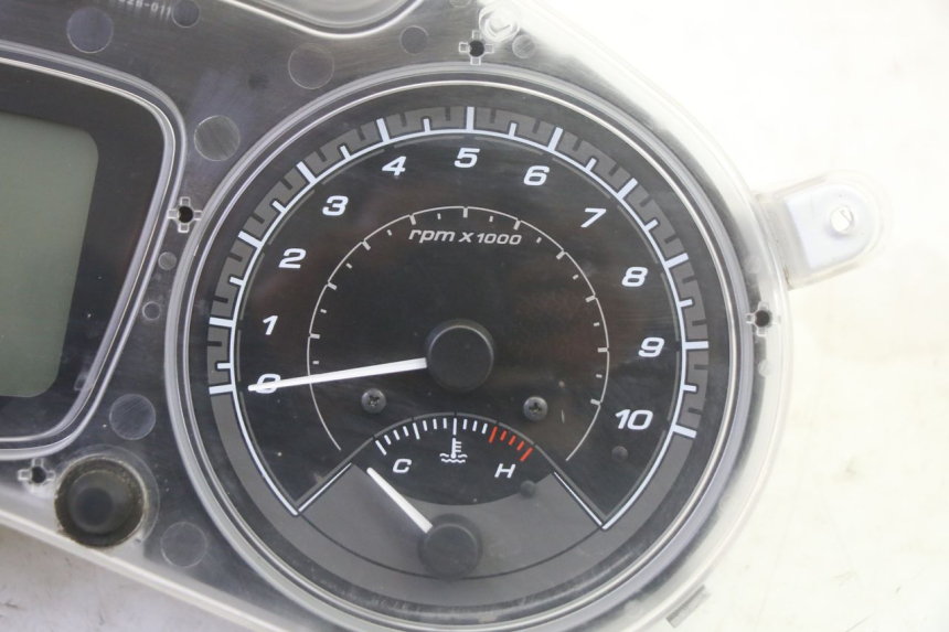 photo de SPEEDOMETER PIAGGIO MP3 500 (2016 - 2018) - Technical close-up