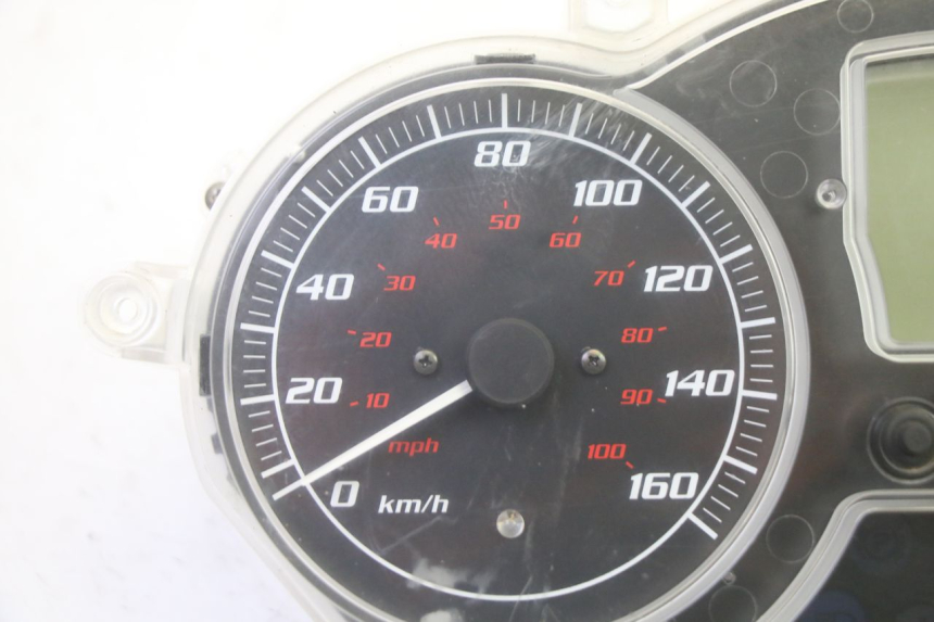 photo de SPEEDOMETER PIAGGIO MP3 RL 250 (2007 - 2010) - Alternative perspective