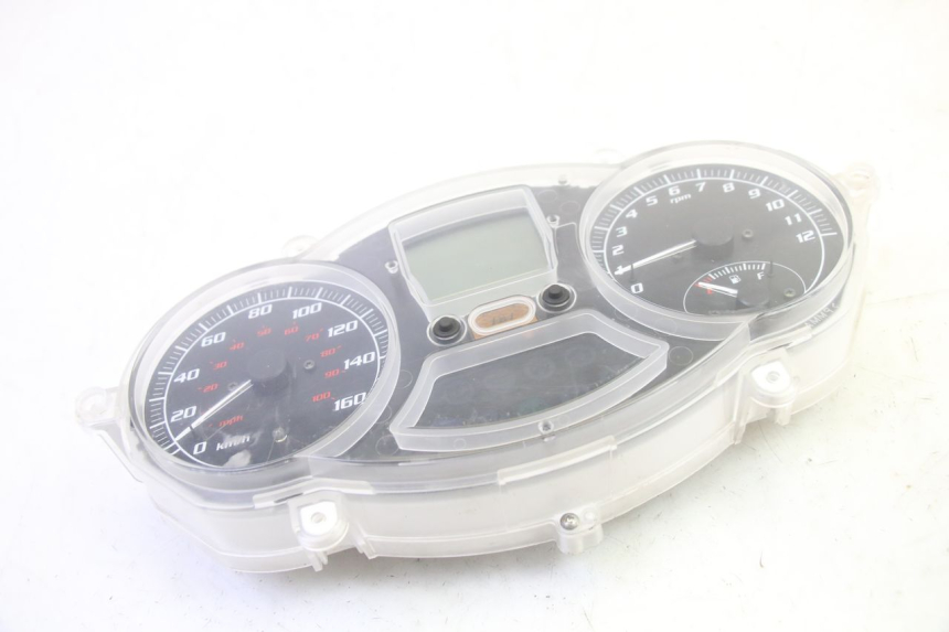 photo de SPEEDOMETER PIAGGIO MP3 RL 250 (2007 - 2010) - Surface and material condition