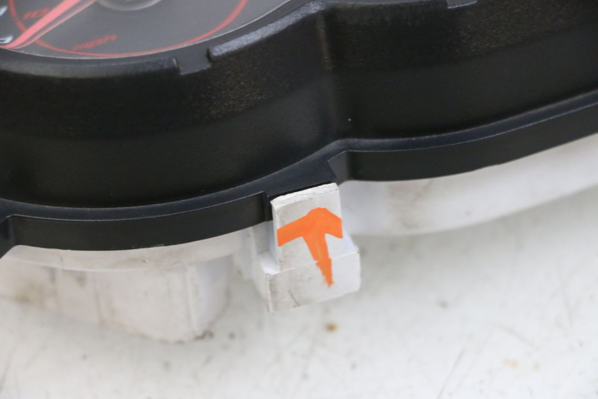 photo de SPEEDOMETER PIAGGIO NEW TYPHOON 50 (2018 - 2021) - Surface and material condition