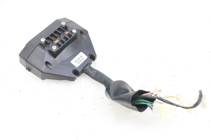 photo de SPEEDOMETER PEUGEOT SPEEDFIGHT 4 4T EFI 50 (2021 - 2025) - Surface and material condition