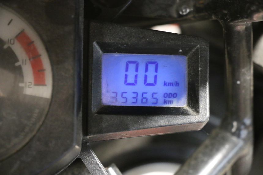 photo de SPEEDOMETER YAMAHA TZR 50 (2008 - 2016) - Fixing points details