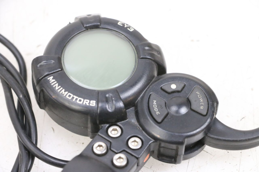 photo de SPEEDOMETER DUALTRON VICTOR LIMITED 1