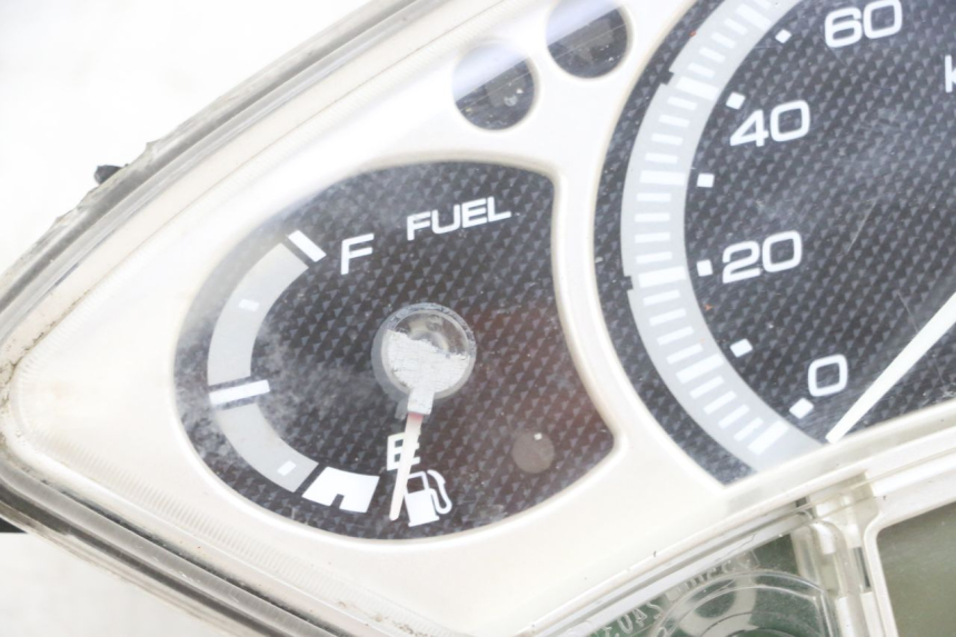 photo de SPEEDOMETER YAMAHA XMAX X-MAX 125 (2006 - 2009) - Alternative perspective