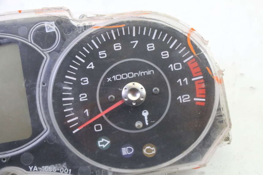 photo de SPEEDOMETER YAMAHA X-MAX XMAX 125 (2010 - 2014) - Alternative perspective