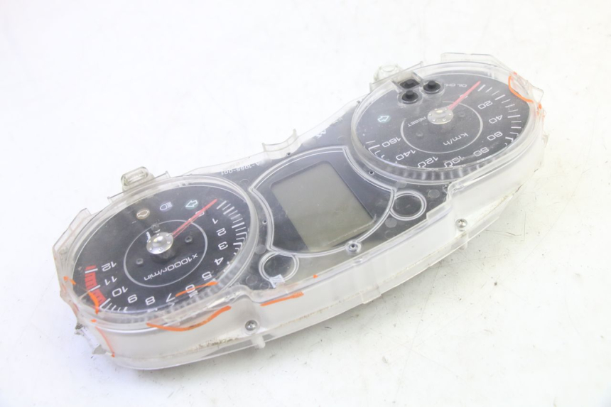 photo de SPEEDOMETER YAMAHA X-MAX XMAX 125 (2010 - 2014) - Surface and material condition