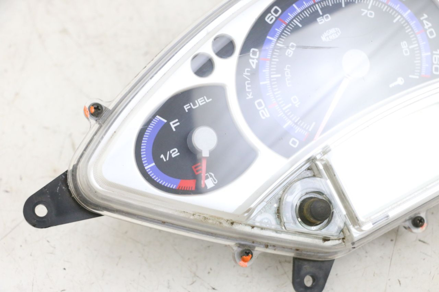 photo de SPEEDOMETER YAMAHA XMAX X-MAX 125 (2006 - 2009) - Detailed visual inspection