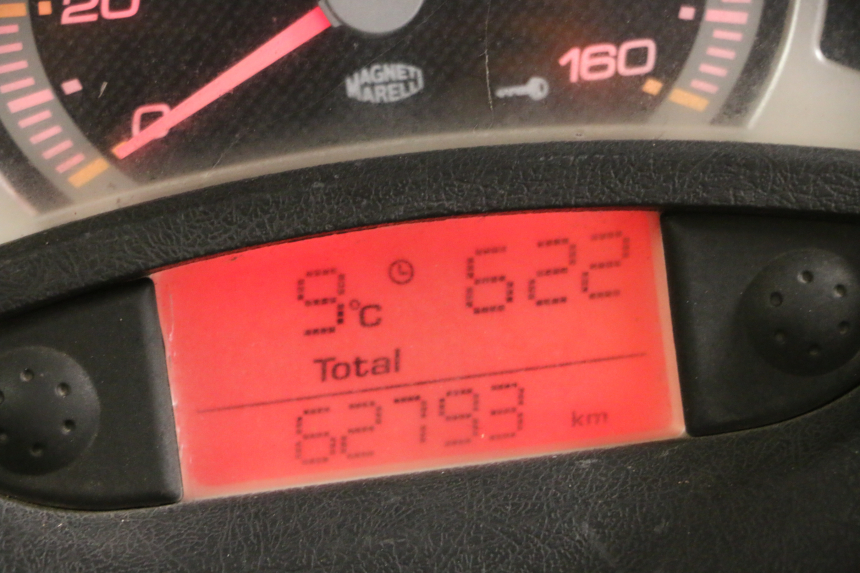 photo de SPEEDOMETER YAMAHA XMAX X-MAX 125 (2006 - 2009) - Technical close-up