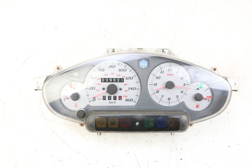 photo de SPEEDOMETER PIAGGIO X8 125 (2004 - 2007) - Main view