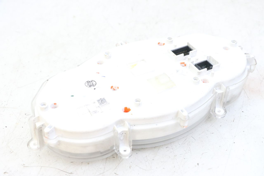 photo de SPEEDOMETER PIAGGIO XEVO - X EVO 125 (2007 - 2016) - Fixing points details